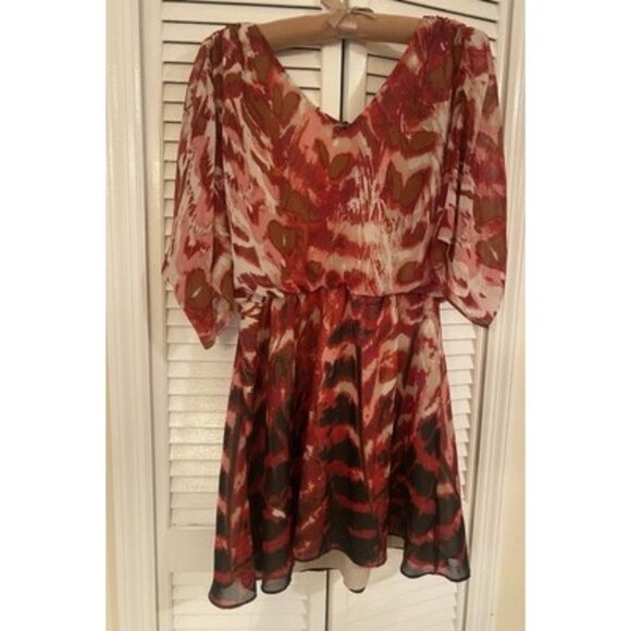 Jessica Simpson Size M Chiffon Dress Red Tropical Short Flowy Resort wear Artsy - Picture 1 of 7